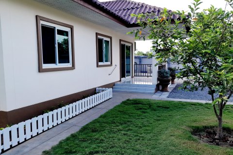 House in Nakhon Pathom, Thailand 5 bedrooms № 159503 - photo 27