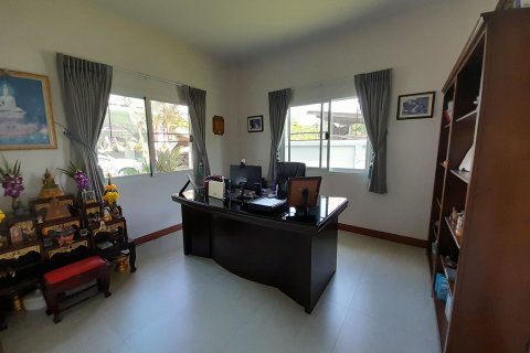 House in Nakhon Pathom, Thailand 5 bedrooms № 159503 - photo 21