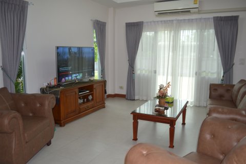 House in Nakhon Pathom, Thailand 5 bedrooms № 159503 - photo 16