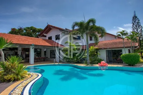 Villa in Rawai, Thailand 6 bedrooms № 190783