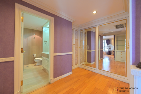 Condo in Bangkok, Thailand, 3 bedrooms № 184494 - photo 3