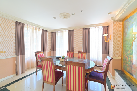 Condo in Bangkok, Thailand, 3 bedrooms № 184494 - photo 10