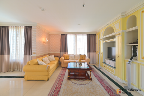 Condo in Bangkok, Thailand, 3 bedrooms № 184494 - photo 6