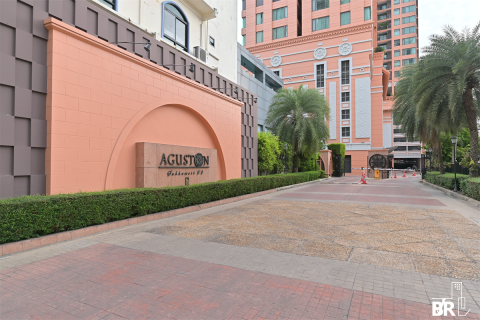 Condo in Bangkok, Thailand, 3 bedrooms № 184492 - photo 2