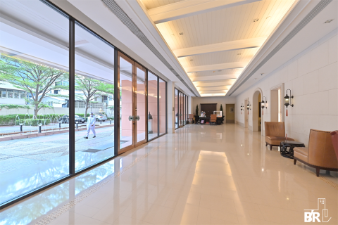 Condo in Bangkok, Thailand, 3 bedrooms № 184492 - photo 3