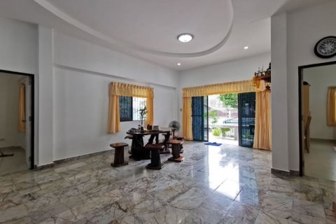 House in Pattaya, Thailand 3 bedrooms № 145427 - photo 2