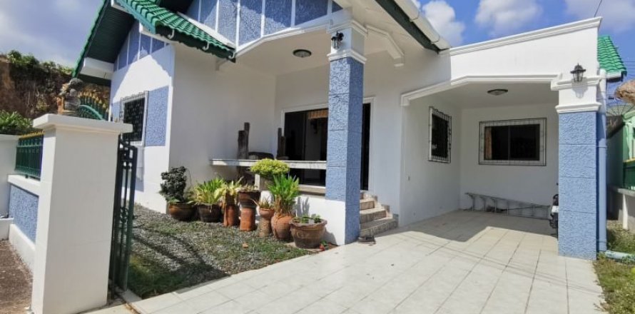 House in Pattaya, Thailand 3 bedrooms № 145427