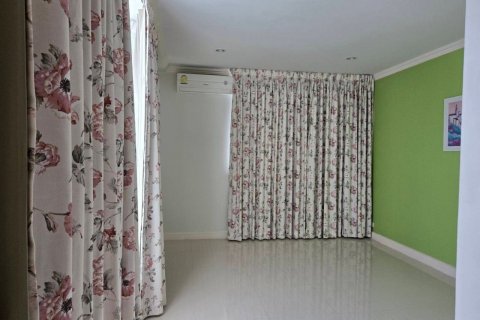 Кондоминиум с 4 спальнями в Суан Луанге, Бангкок, Таиланд № 139140 - фото 4