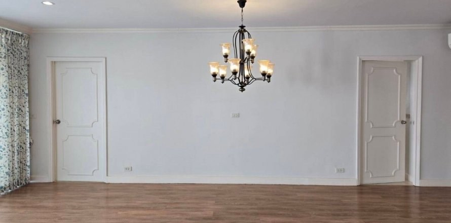 Кондоминиум с 4 спальнями в Суан Луанге, Бангкок, Таиланд № 139140