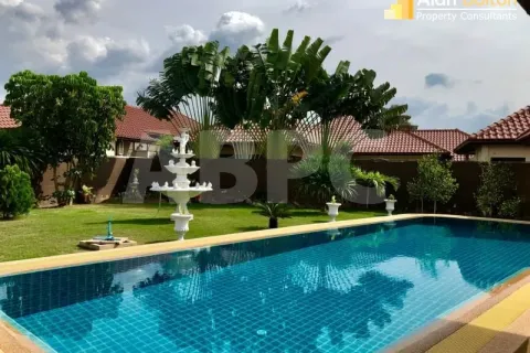Casa de 3 dormitorios en Pattaya, Tailandia № 211529 - foto 3