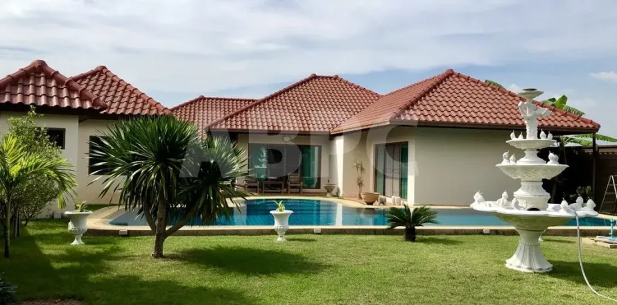 Casa de 3 dormitorios en Pattaya, Tailandia № 211529