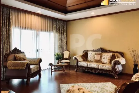 Casa de 3 dormitorios en Pattaya, Tailandia № 211529 - foto 12