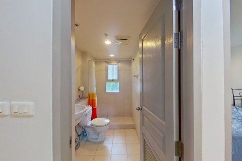 Condo à Yan Nawa, Bangkok, Thaïlande, 3 chambres  № 137288 - photo 17