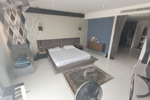 Condo à Khlong San, Bangkok, Thaïlande, 3 chambres  № 164684 - photo 4