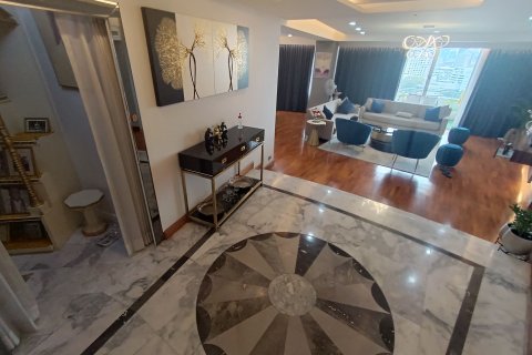 Condo à Khlong San, Bangkok, Thaïlande, 3 chambres  № 164684 - photo 2