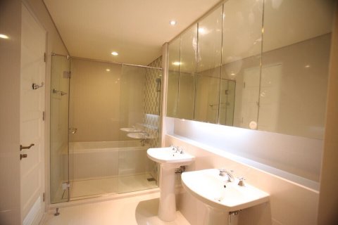 Condo in Bangkok, Thailand, 3 bedrooms  № 143367 - photo 10