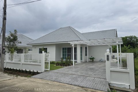 House in San Sai, Thailand 3 bedrooms № 169426