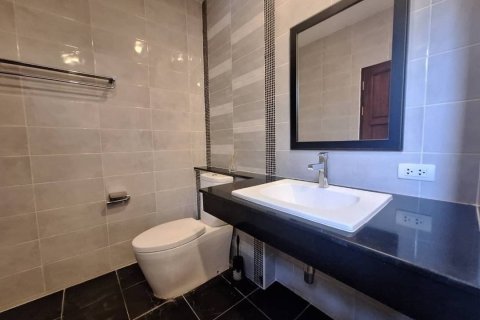 Вилла в Чиангмае, Таиланд с 5 спальнями  № 158314 - фото 17