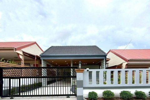 House in Phuket, Thailand 3 bedrooms № 169541 - photo 2