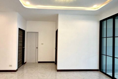 House in Phuket, Thailand 3 bedrooms № 169541 - photo 6
