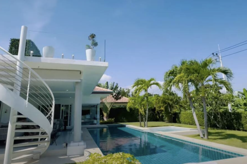 House in Hua Hin, Thailand 3 bedrooms № 164331 - photo 2