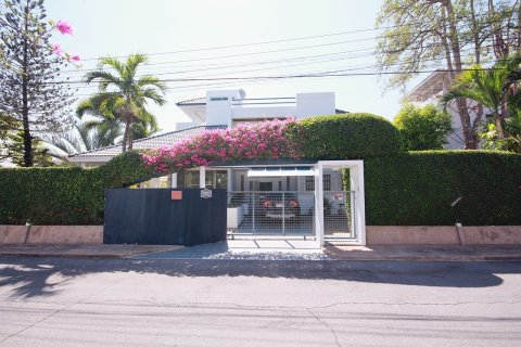 Villa in Hua Hin, Thailand 4 bedrooms № 168504