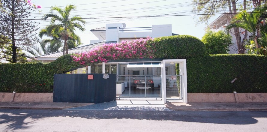 Villa à Hua Hin, Thaïlande 4 chambres № 168504