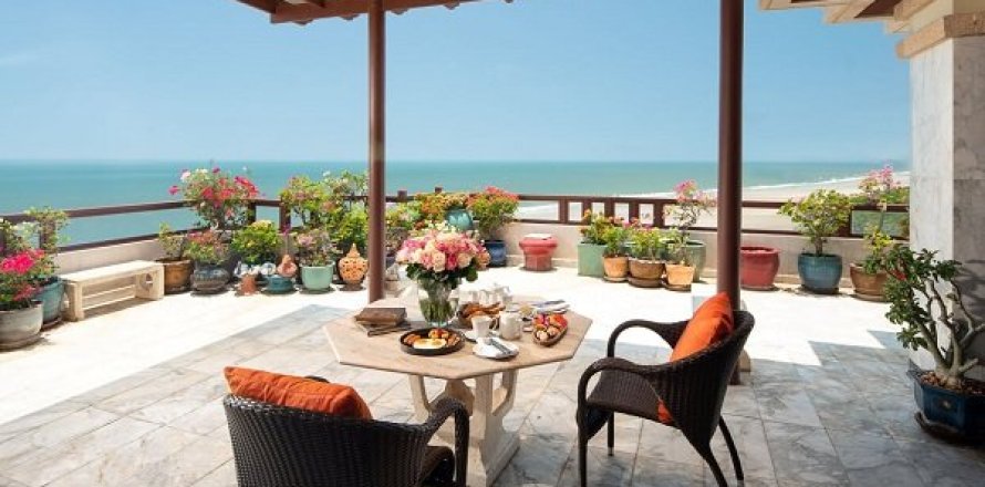 Кондоминиум с 3 спальнями в Хуа Хине, Таиланд № 168501