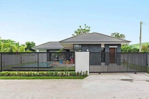 Villa in Hua Hin, Thailand 3 bedrooms № 168503 - photo 18