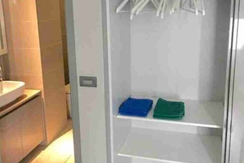Condo in Thonburi, Bangkok, Thailand, 2 bedrooms № 183502 - photo 10