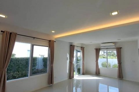 House in San Kamphaeng, Thailand 3 bedrooms № 136950 - photo 3