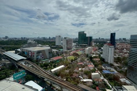 Кондоминиум с 2 спальнями в Чатучаке, Бангкок, Таиланд № 137703 - фото 2