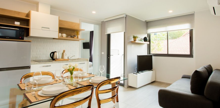 Condo in Phuket, Thailand, 2 bedrooms № 137699