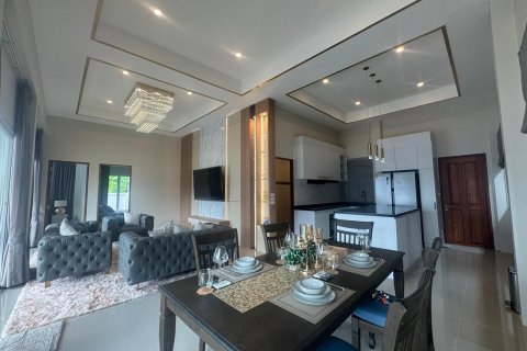 Дом в Пхукете, Таиланд с 3 спальнями  № 149804 - фото 1