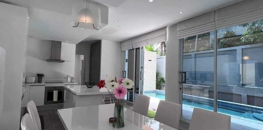 Villa in Phuket, Thailand 3 bedrooms № 149801