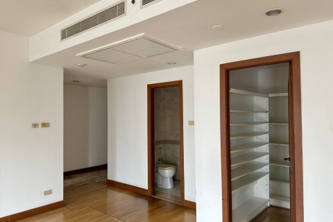 Condo à Pathum Wan, Bangkok, Thaïlande, 4 chambres  № 149806 - photo 4