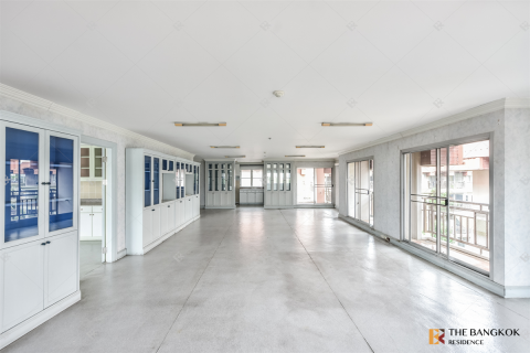 Condo in Bangkok, Thailand, 3 bedrooms  № 186840