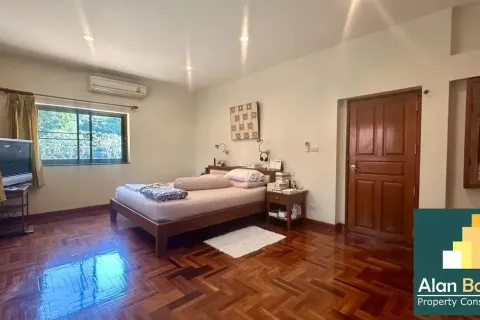 Casa de 4 dormitorios en Pattaya, Tailandia № 210918 - foto 20