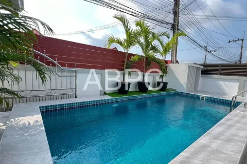 Casa de 4 dormitorios en Pattaya, Tailandia № 210923 - foto 5