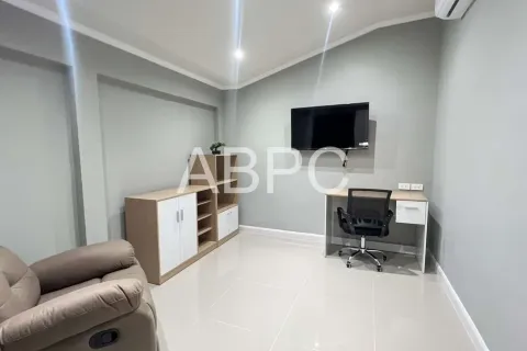 Casa de 4 dormitorios en Pattaya, Tailandia № 210923 - foto 15