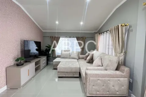 Casa de 4 dormitorios en Pattaya, Tailandia № 210923 - foto 18