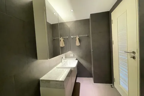 Condo à Watthana, Bangkok, Thaïlande, 2 chambres  № 156680 - photo 11