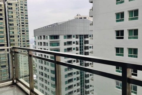 Condo à Khlong Toei, Bangkok, Thaïlande, 3 chambres  № 133963 - photo 6