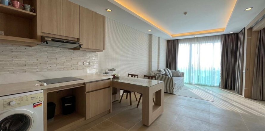 Apartment in Pattaya, Thailand 2 rooms № 159753