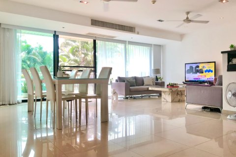 Apartment in Pattaya, Thailand 3 rooms № 159752