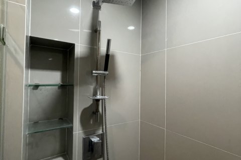 Кондоминиум с 2 спальнями в Хуай Кванге, Бангкок, Таиланд № 137790 - фото 16