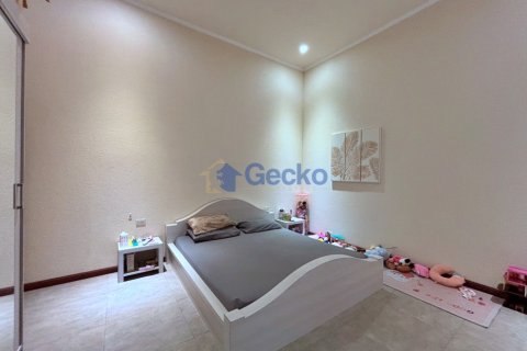 House in Pattaya, Thailand 5 bedrooms № 196717 - photo 27