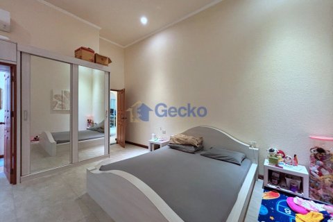 House in Pattaya, Thailand 5 bedrooms № 196717 - photo 26