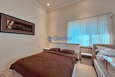 House in Pattaya, Thailand 5 bedrooms № 196717 - photo 14