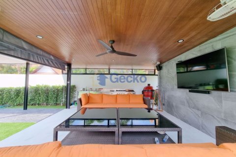 House in Pattaya, Thailand 5 bedrooms № 196721 - photo 7